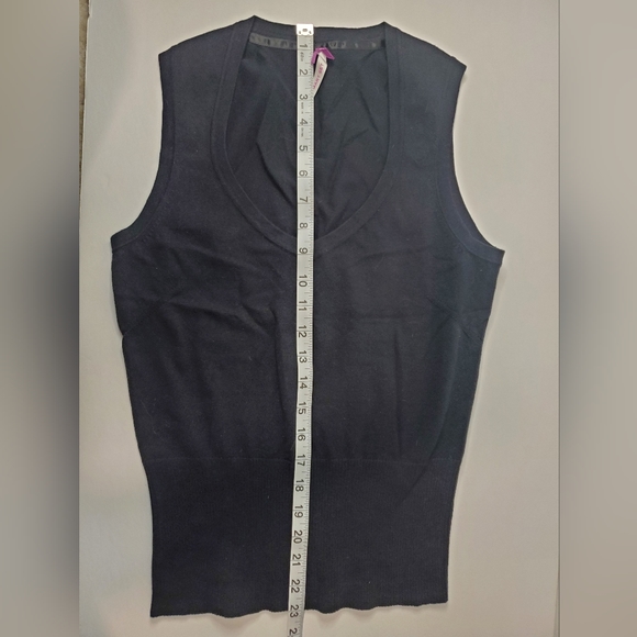 Smart Set Black V Neck Sweater Vest Size Medium - Picture 2 of 5